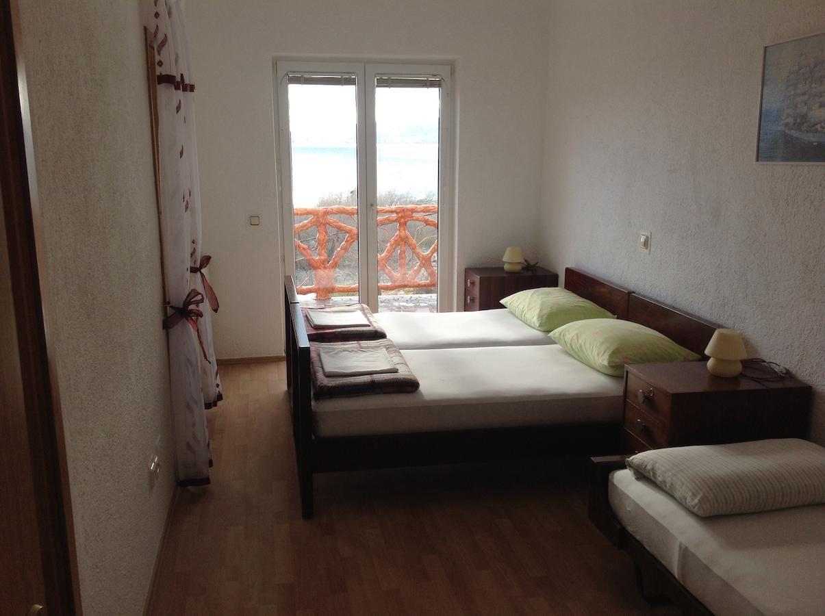 Katarina Apartments And Rooms Sibinj Krmpotski Quarto foto