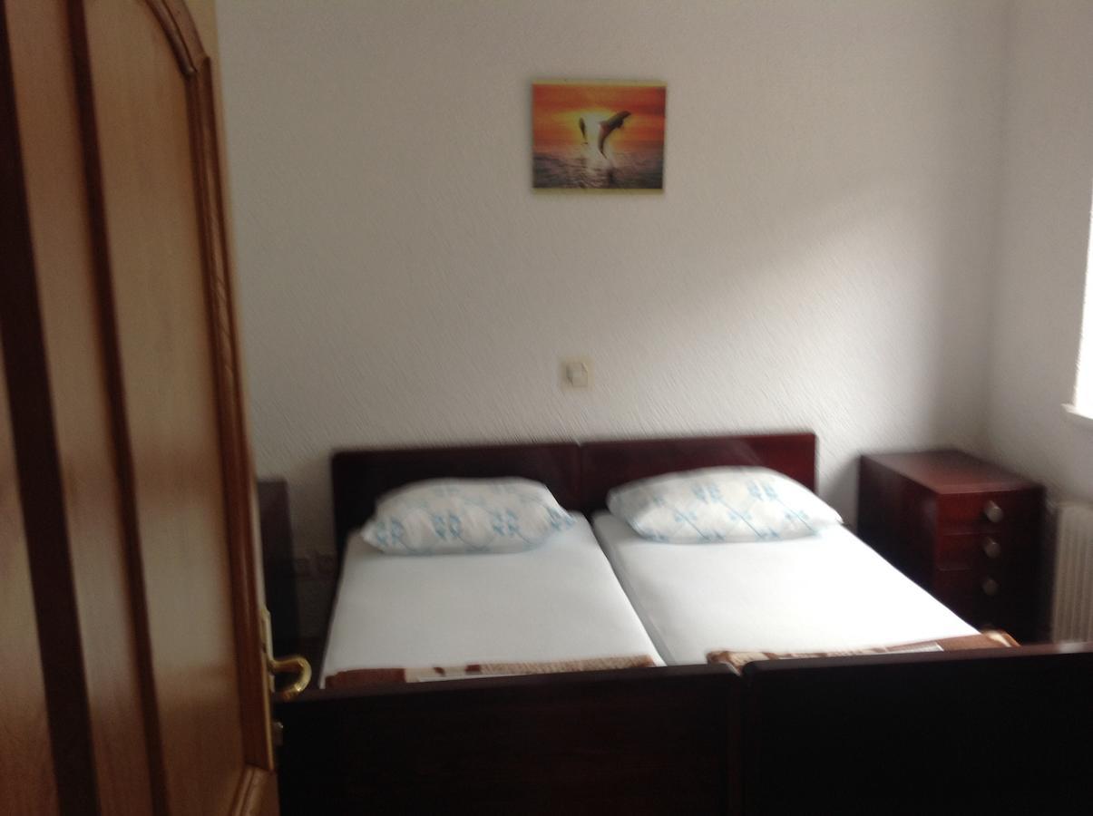Katarina Apartments And Rooms Sibinj Krmpotski Quarto foto